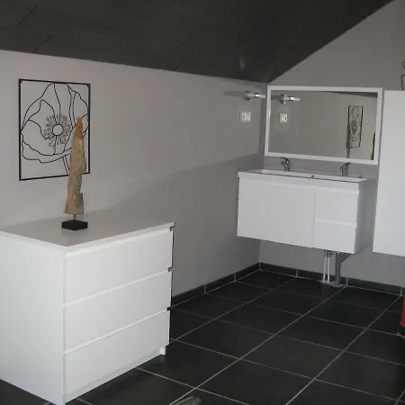 Quarto em Acomodações Particulares En Gaume Sejour Au Calme *